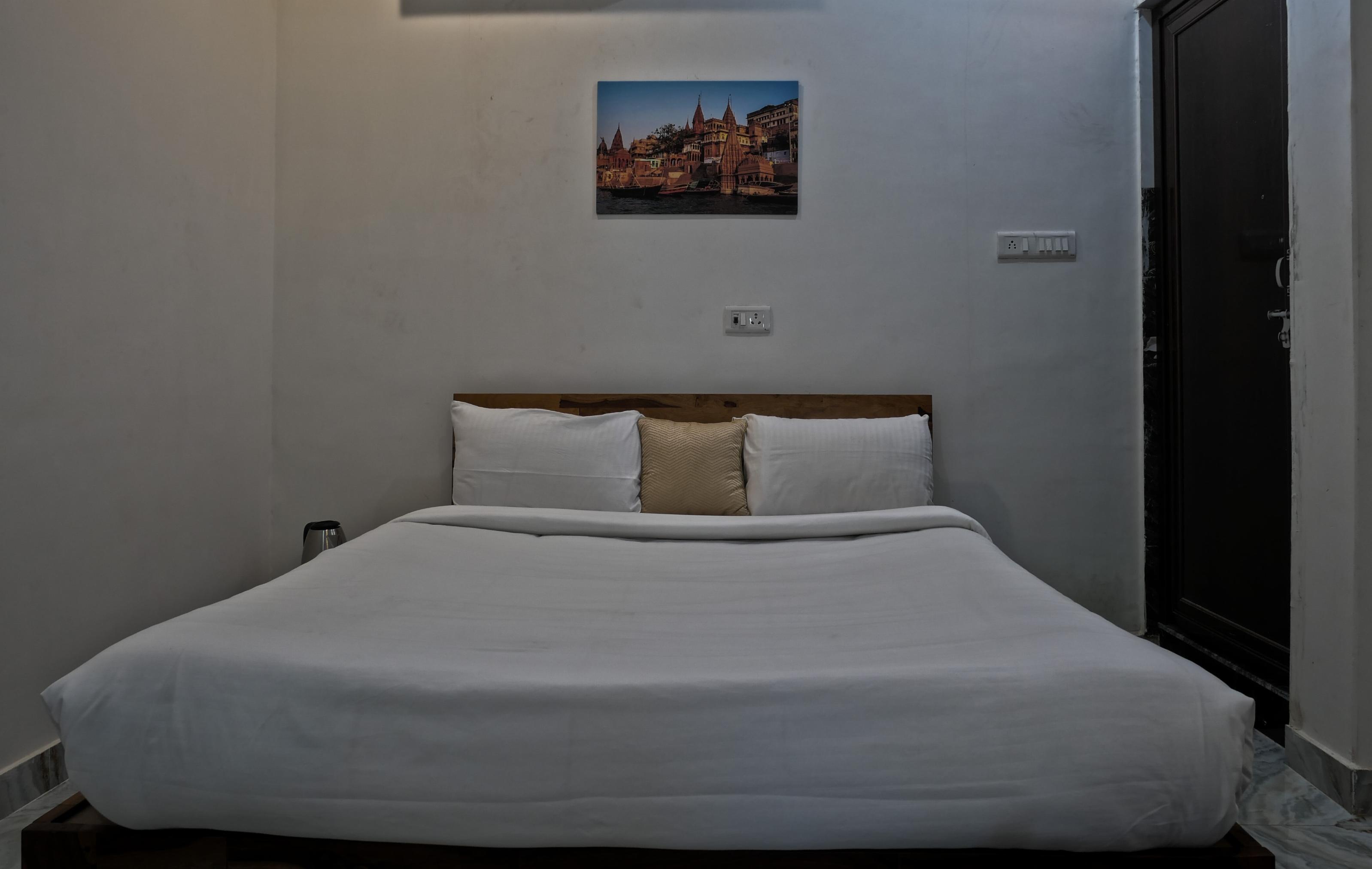 Shivoham Stays Room Type - 3 BHK