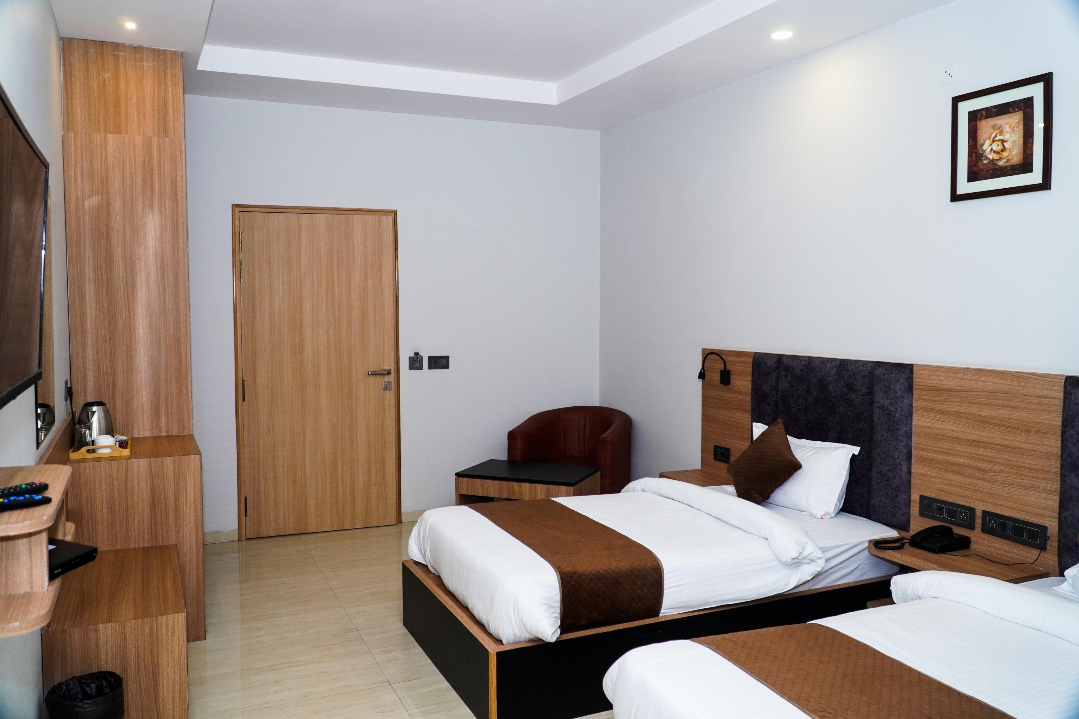 Hotel Krishna Inn. - Tap to explore photos