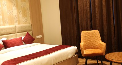 Hotel Crown Savoy Room Type - Executive Rooms