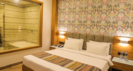 Comfort Resort Room Type - Suite with Bathtub and  Living Room