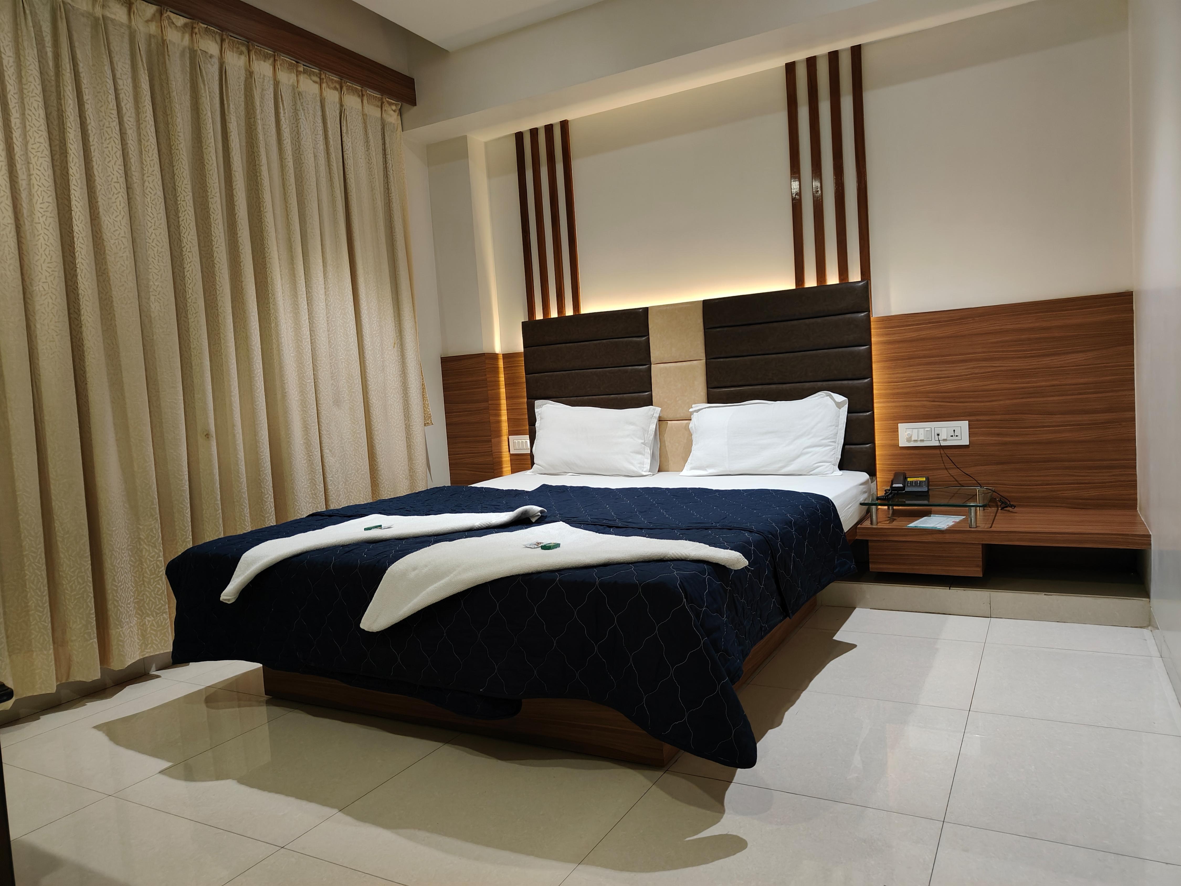Hotel Sahyog Baleshwar - Tap to explore photos