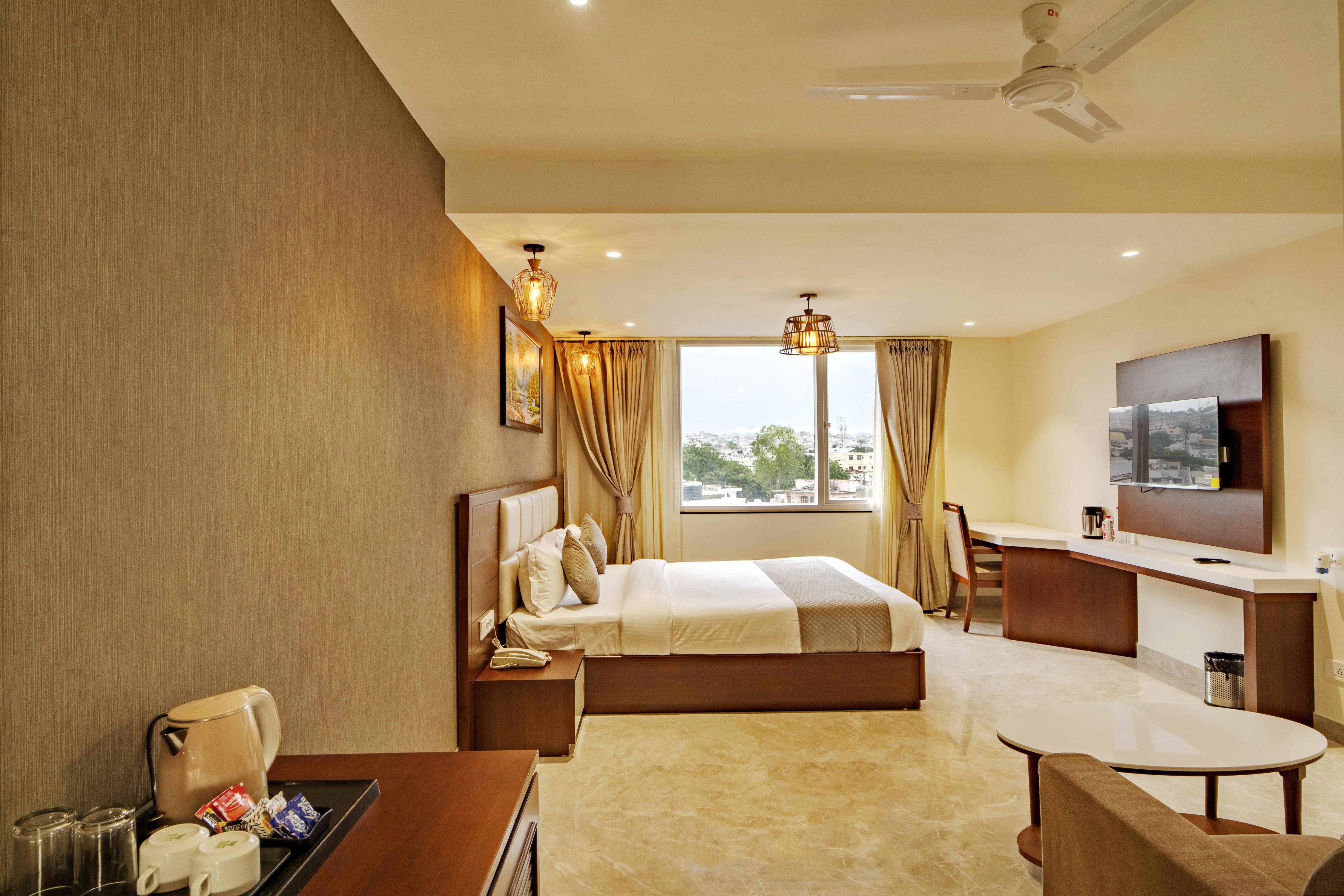 THE MANGAL VIEW RESIDENCY- A Luxury Business Hotel Room Type - Deluxe Double Studio