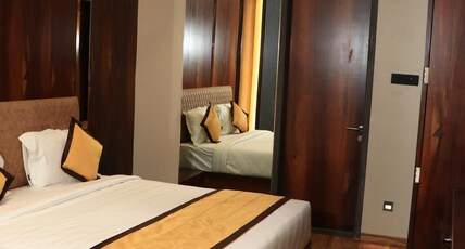 Hotel Rudra Royal Room Type - Suite With Jacuzzi