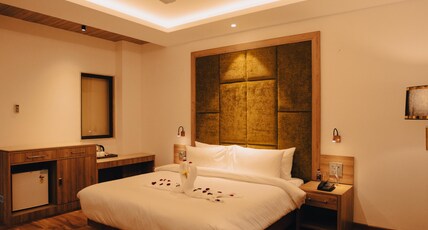 Clarks Inn Express , Dehradun Room Type - Executive AC room With Private Balcony and King Bed Clarks Inn Express , Dehradun Room Type - Executive AC room With Private Balcony and King Bed