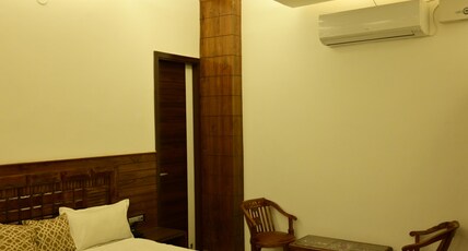 Hotel Royale Suites Room Type - Standard Double Room