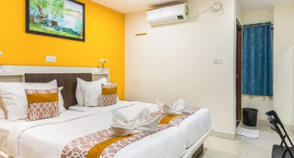 La Hometel Hotel - HITECH City Hyderabad Room Type - Deluxe Room La Hometel Hotel - HITECH City Hyderabad Room Type - Deluxe Room