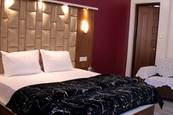 Manu luxury homestay