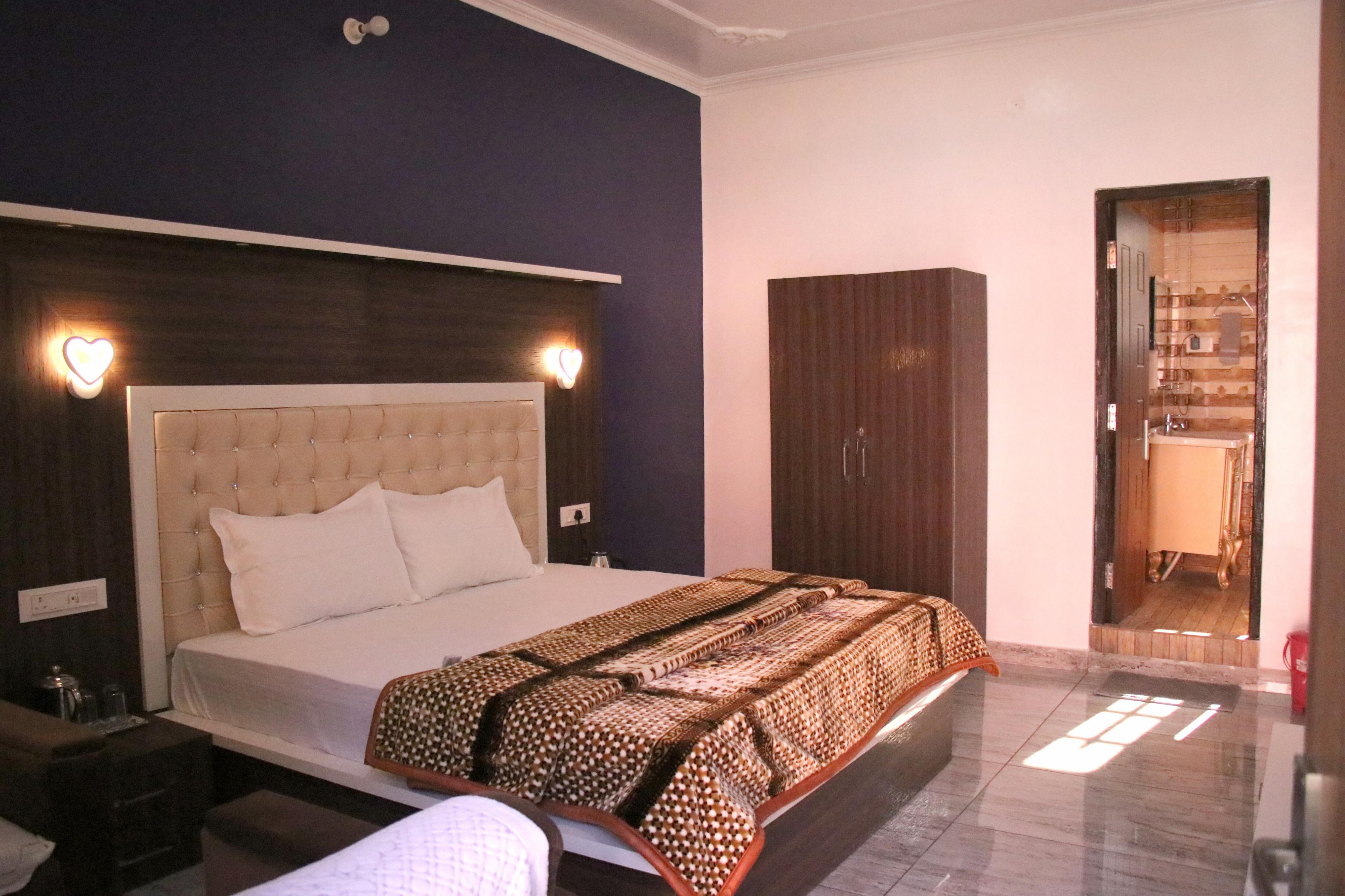 Manu luxury homestay - Tap to explore photos