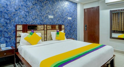 Itsy Hotels Buddha Inn Room Type - Deluxe Room
