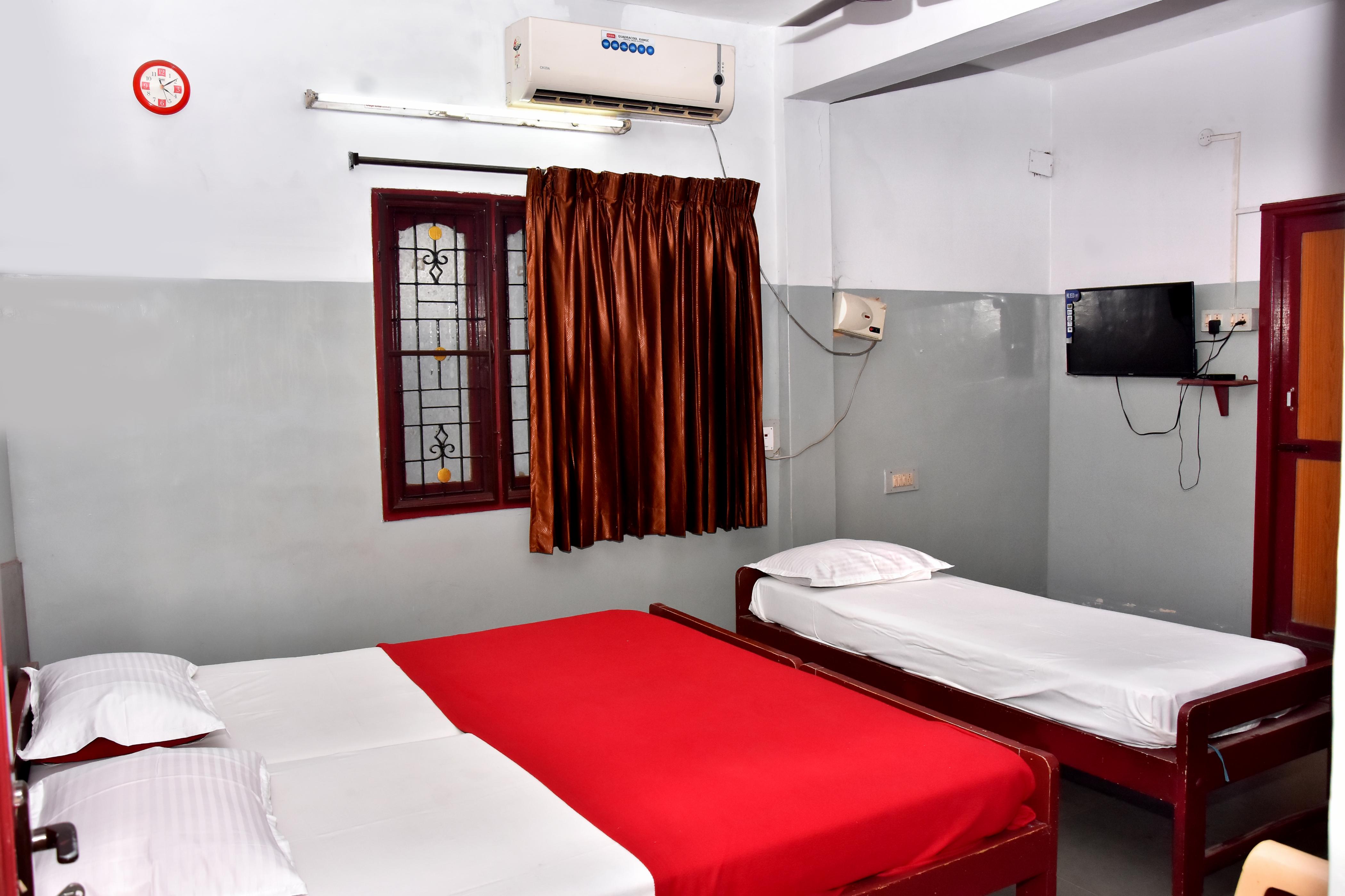 LRR TOWERS (LODGE) Room Type - Luxury triple room