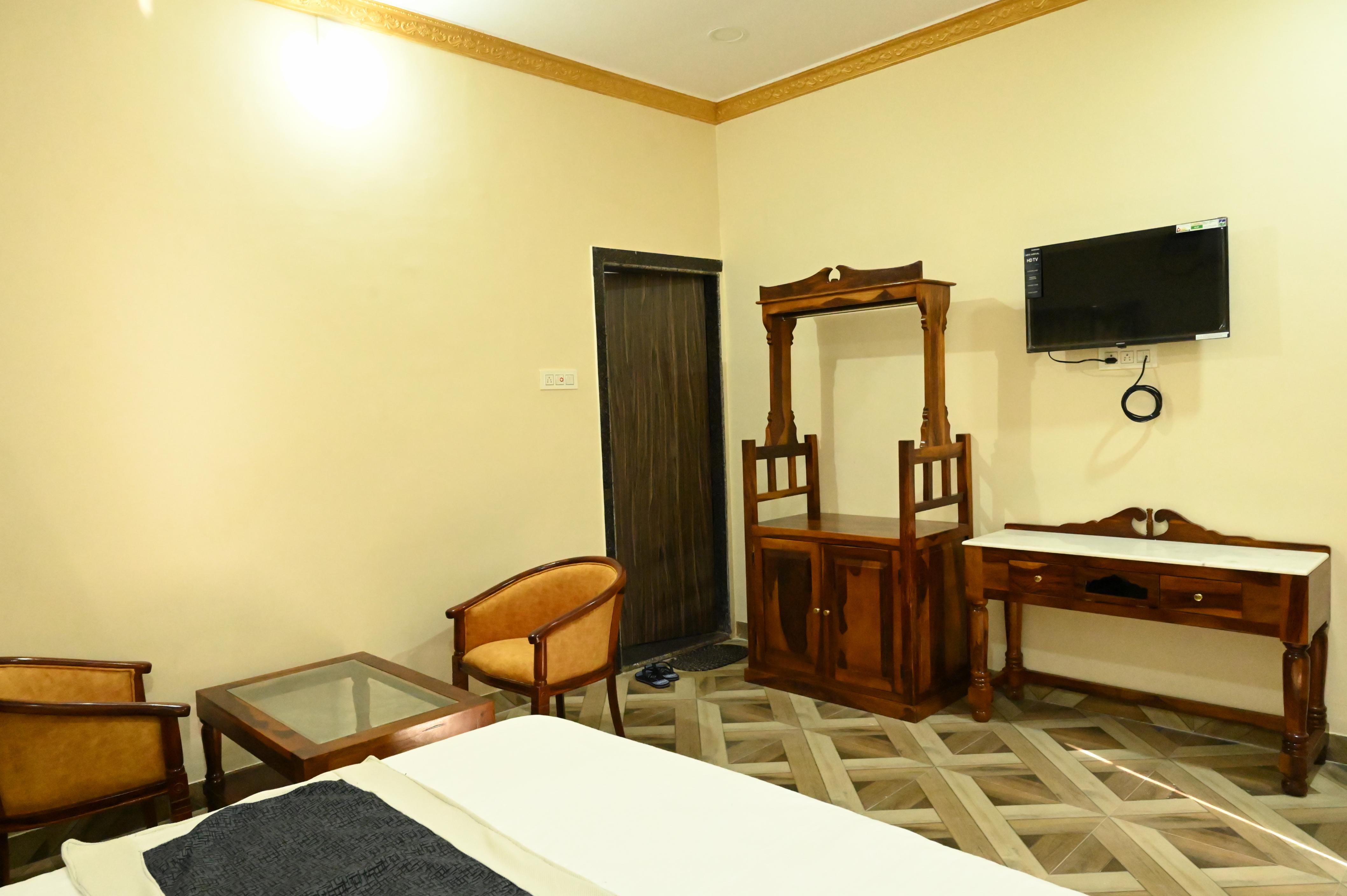 Manmohan Resort - Tap to explore photos