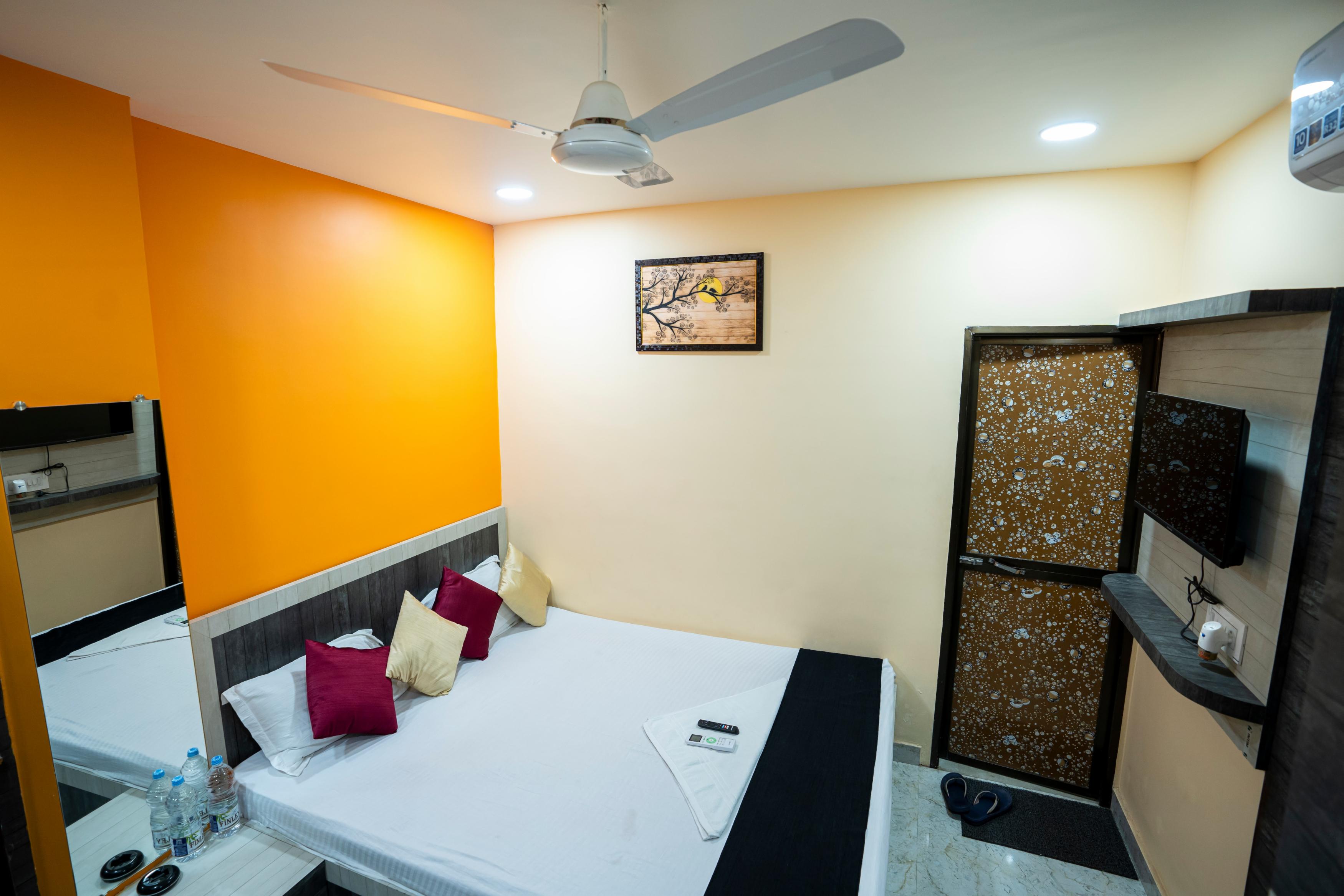 Hotel Manorama Palace Room Type - Deluxe AC Double Room
