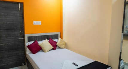 Hotel Manorama Palace Room Type - Deluxe Non AC Double Room