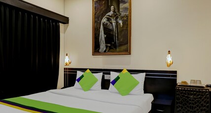 Treebo Blueberry Inn Room Type - Spacious Premium Room