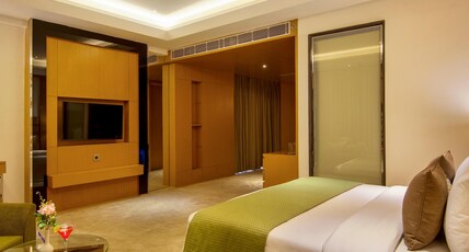 Sarovar Portico Sonipat Room Type - Deluxe Suite with Bathtub