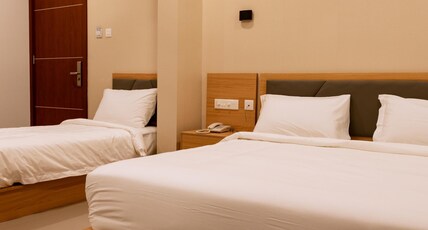 Dreamotel Luxury Suits And Rooms Room Type - Classic Triple Room Dreamotel Luxury Suits And Rooms Room Type - Classic Triple Room