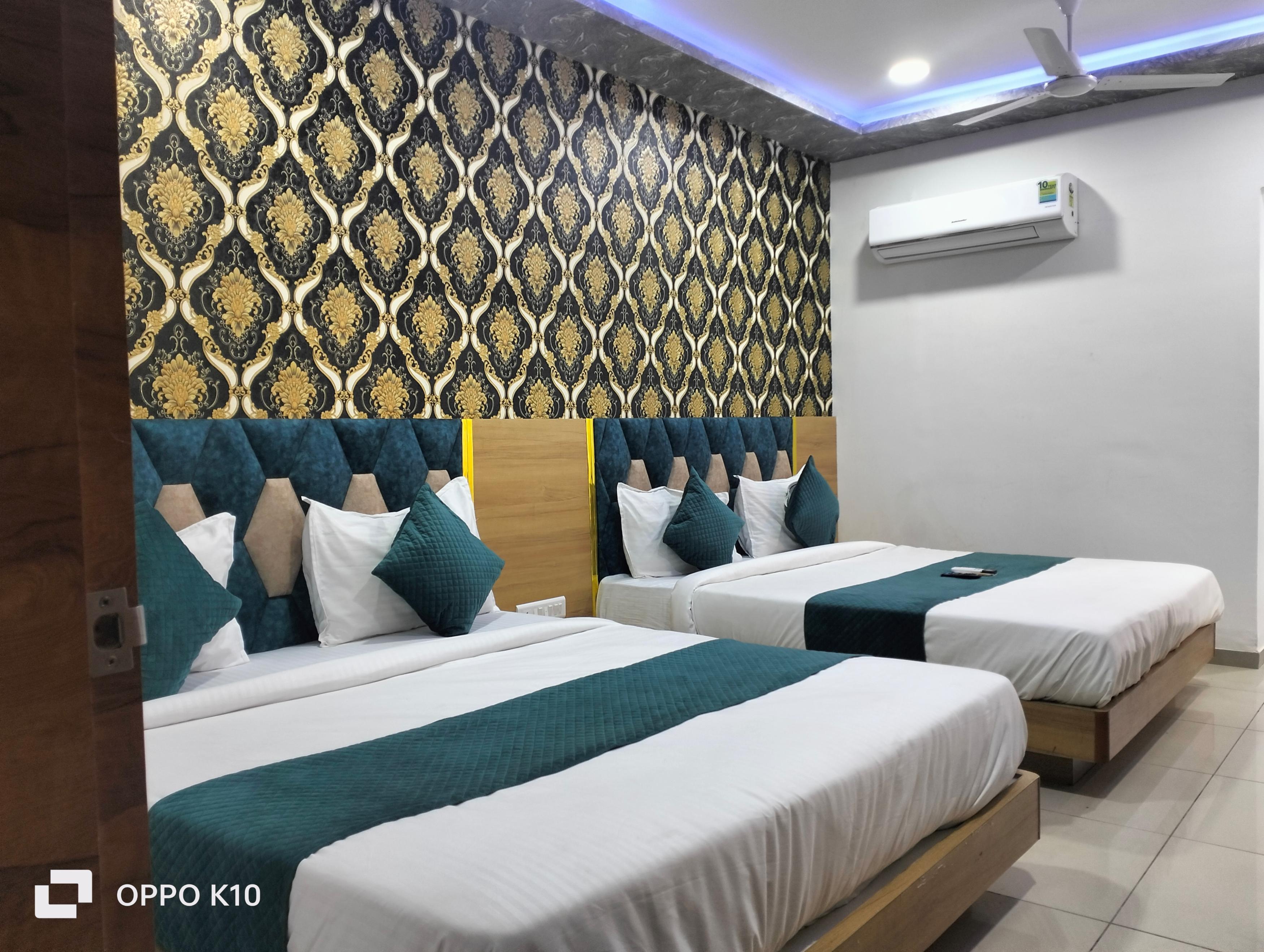Hotel Rudra Palace - Tap to explore photos