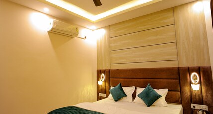 Mokshda Premium Hotel And Restaurant Room Type - Executive
