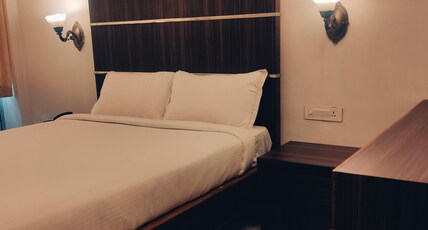 Nachiappa Palaniappa Grand Inn Room Type - Deluxe Balcony Room Nachiappa Palaniappa Grand Inn Room Type - Deluxe Balcony Room
