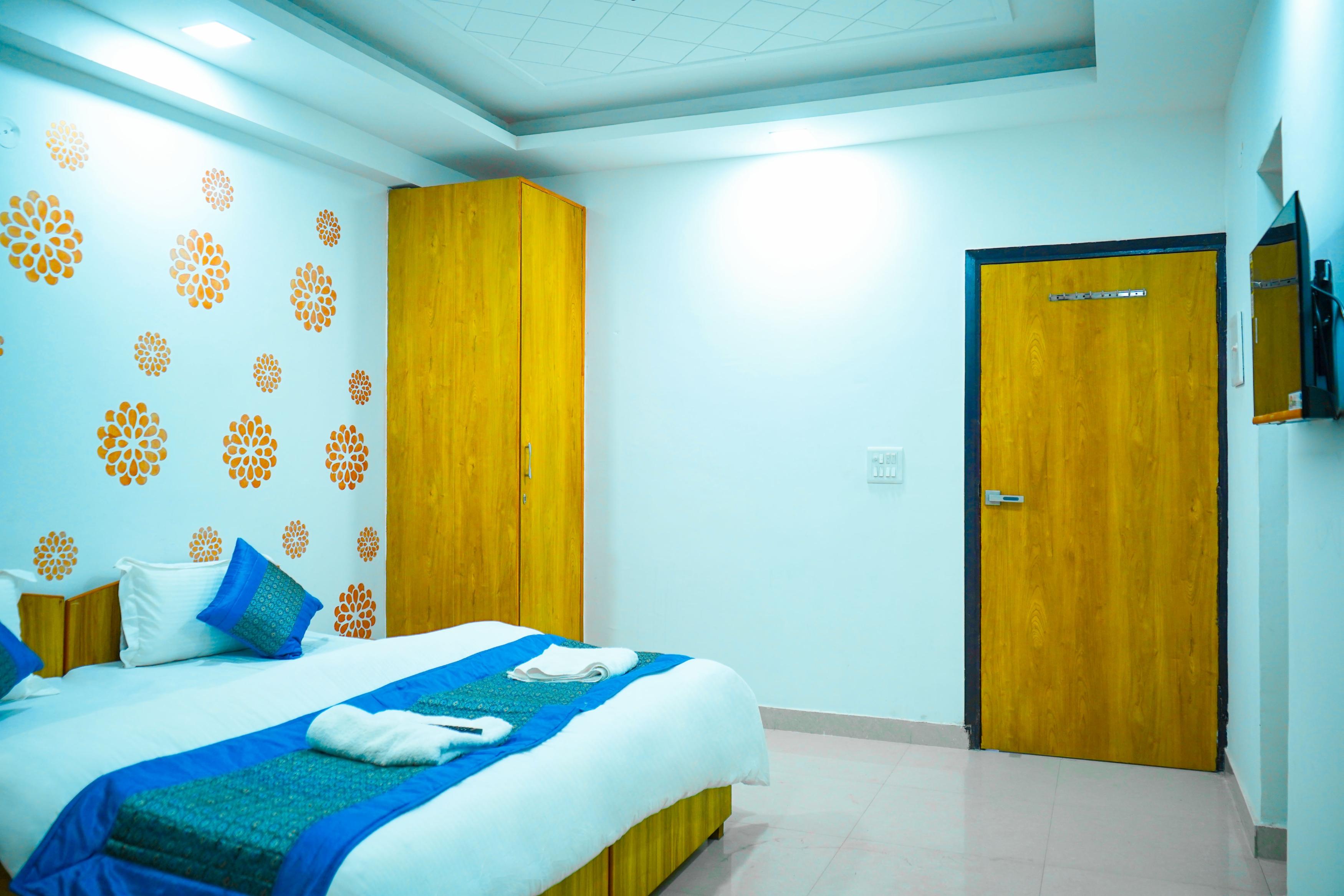 Hotel Abode inn Opp Yashobhoomi Room Type - Deluxe Rooms