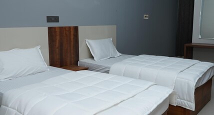 STARLITE INN Room Type - DELUXE ROOM