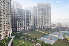 Homlee-Super Luxury 4 BHK Apartment nr Expo Mart