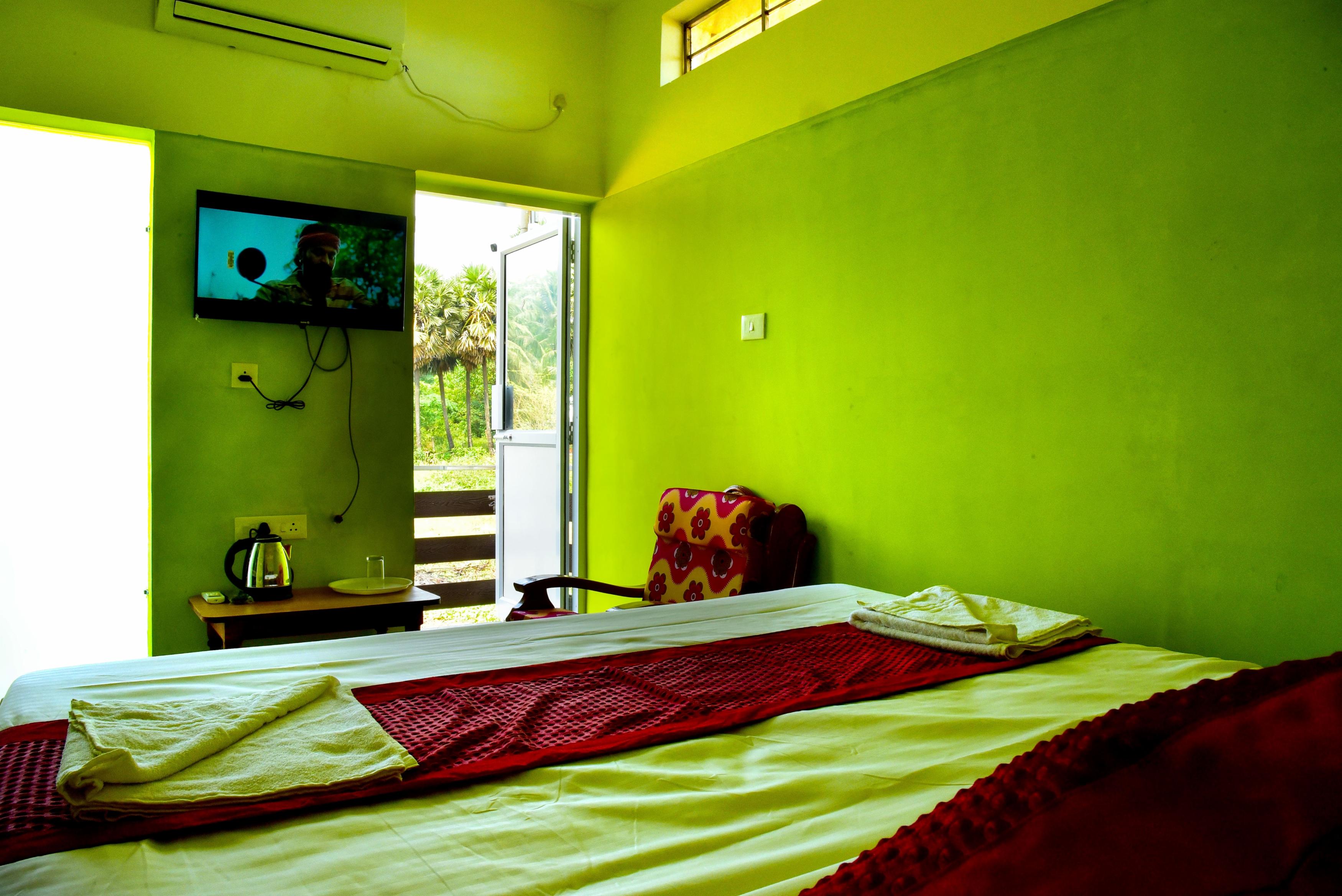 Harmoney Beach Resort Room Type - Deluxe Room with sea view - 101