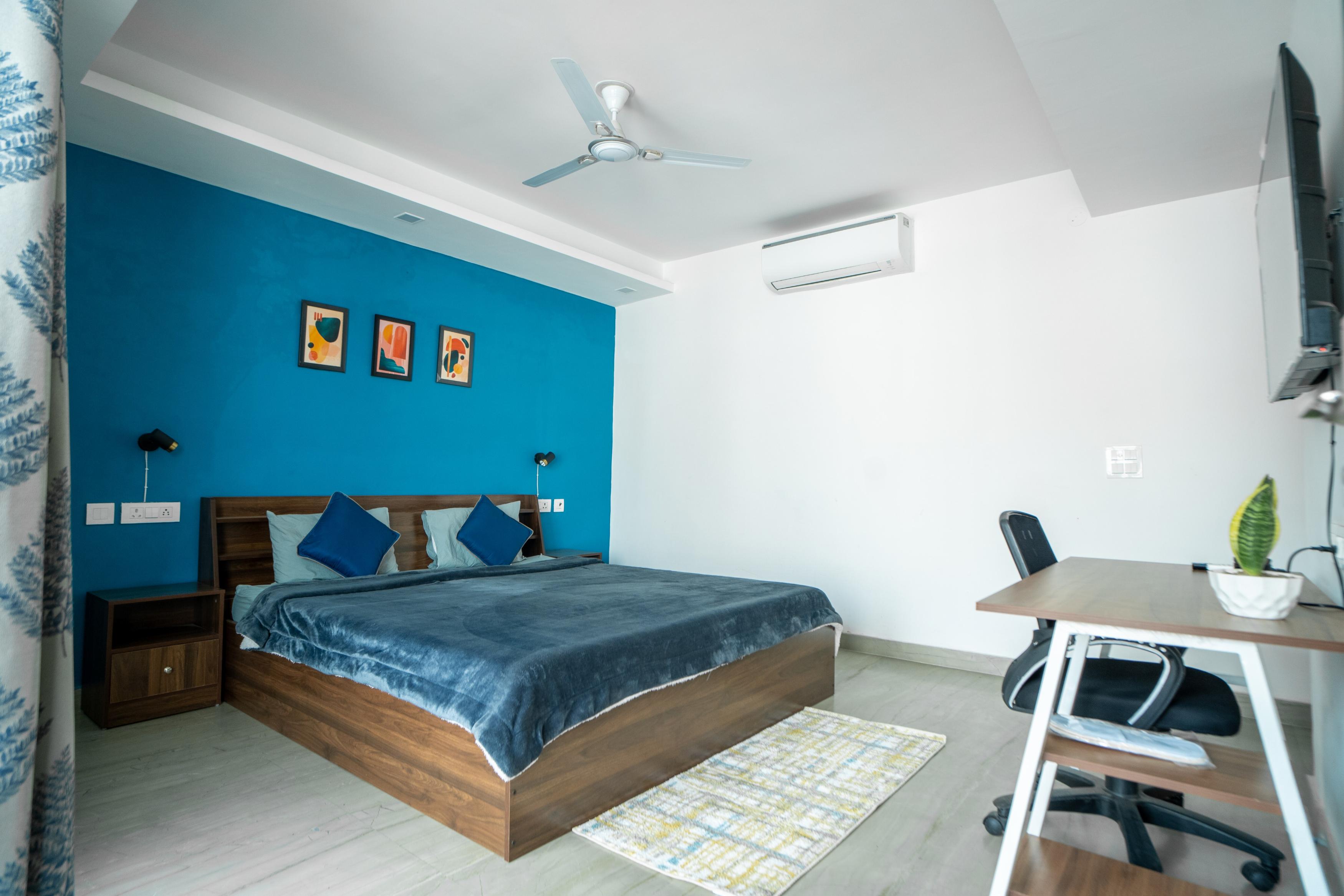 FlxHo | Modern 4BHK Apartment @GolfCourse - Tap to explore photos