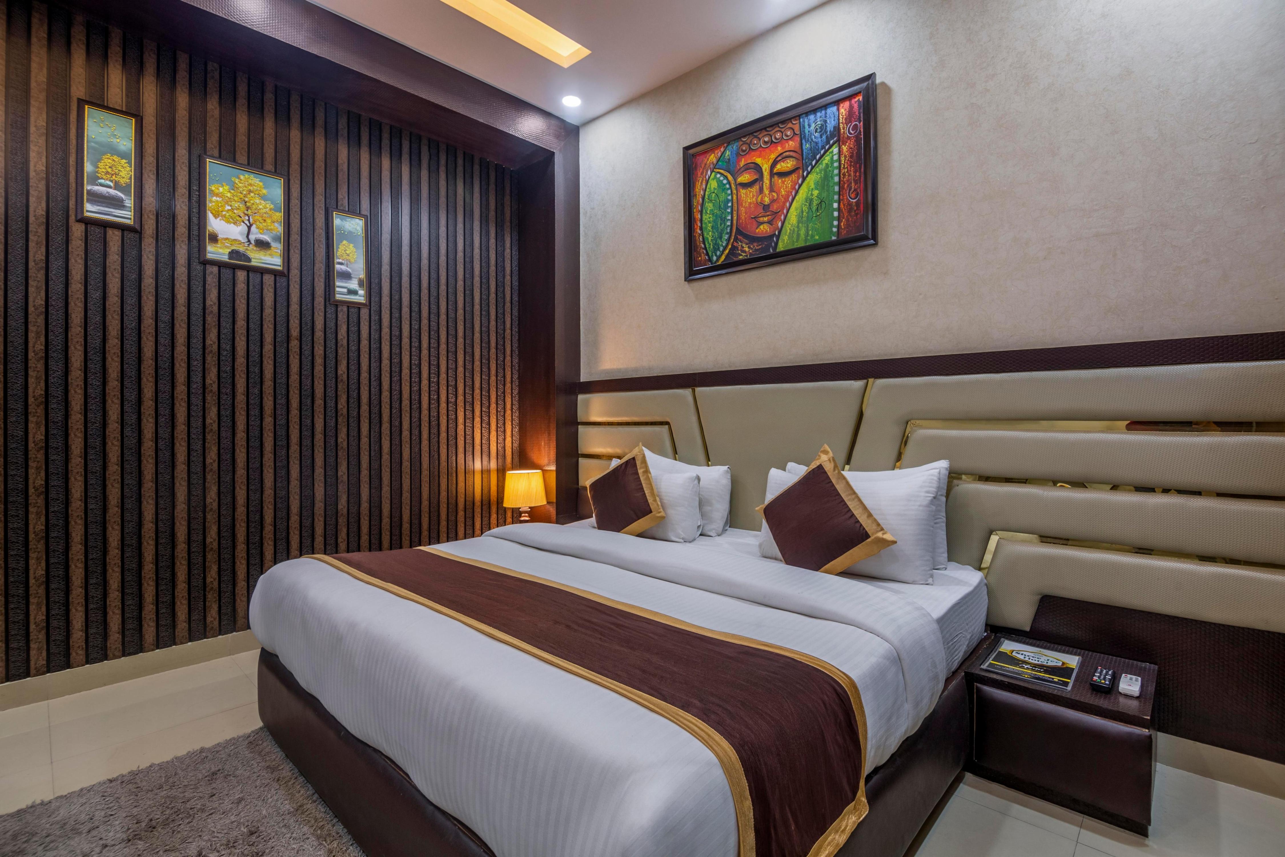 Shree Jee Hotel - Tap to explore photos