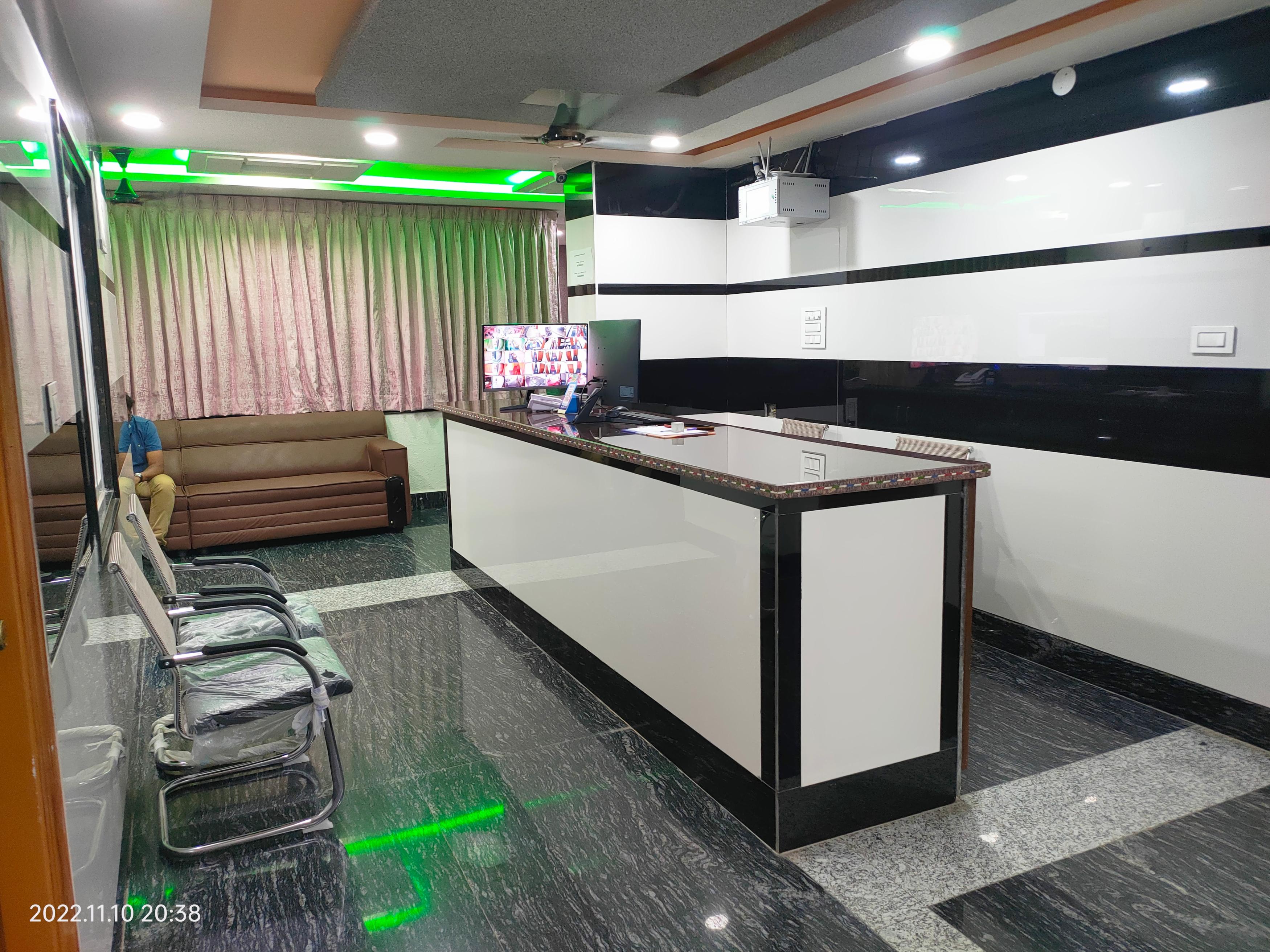 Hotel New Maruthi Residency inn - Tap to explore photos