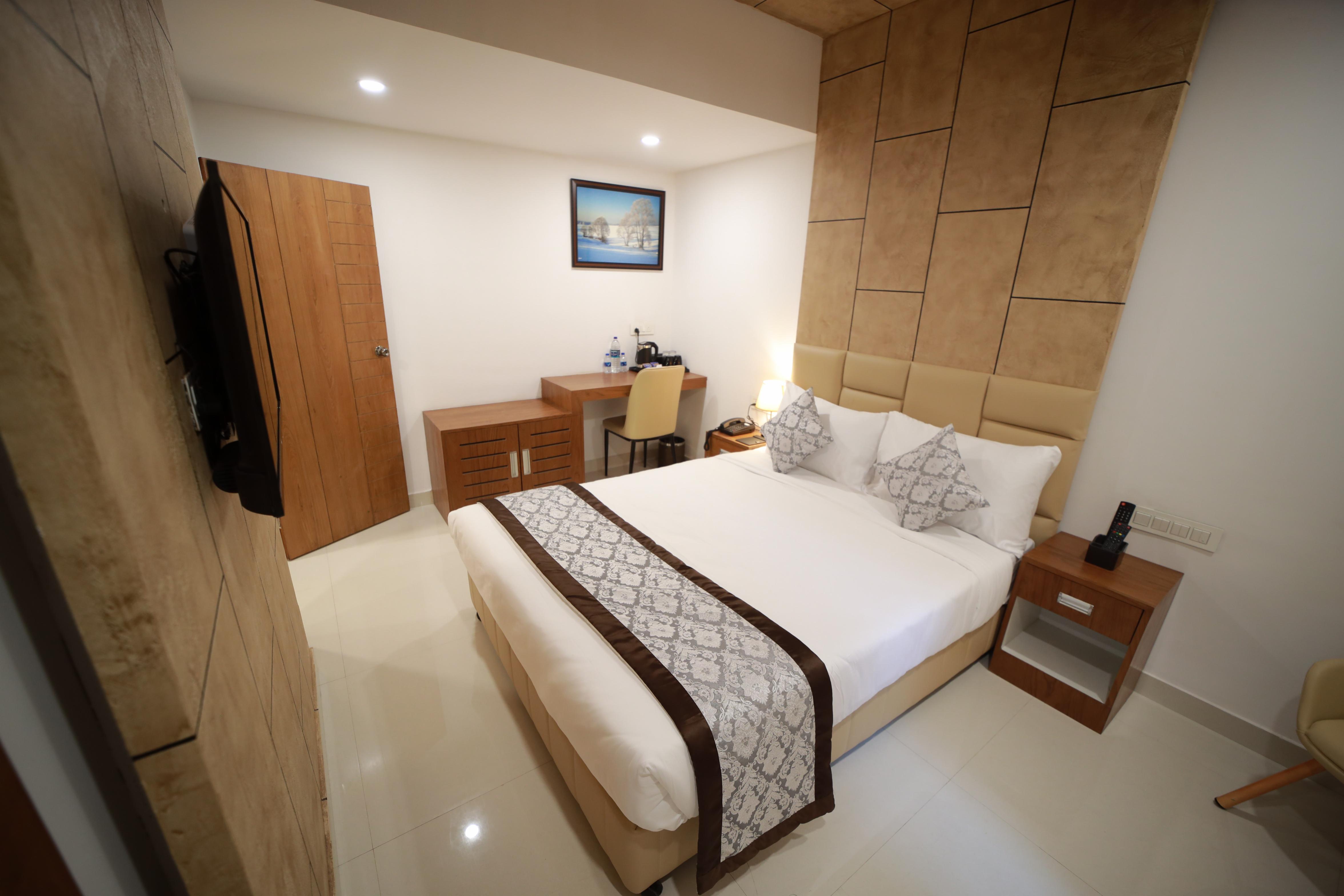 Royal Residency Room Type - SUITE ROOM(AC)