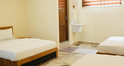 kalanad residency and convention centre Room Type - Family Room Six Bedded AC (6 Adults)