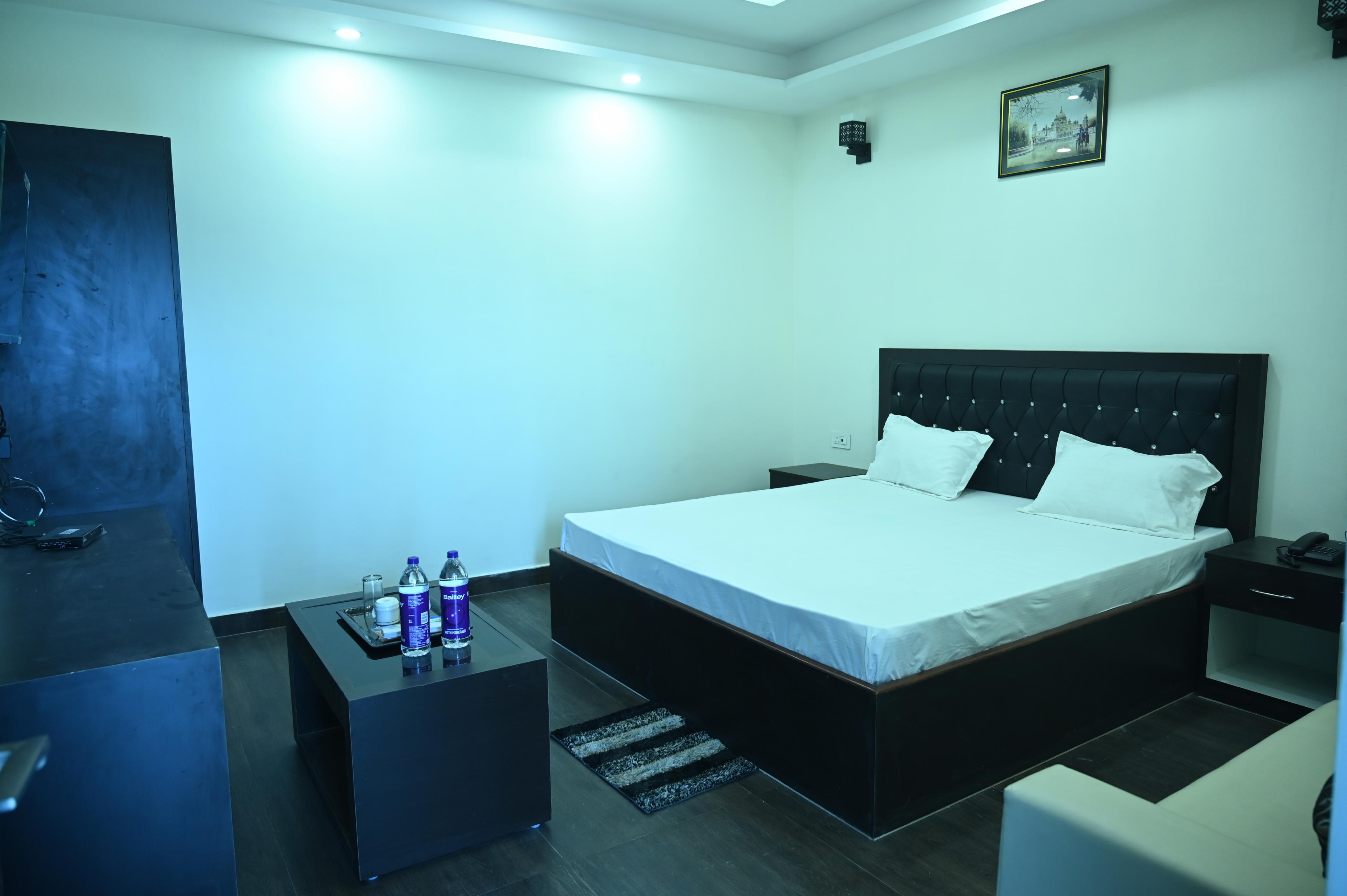 HOTEL RAJ INN Room Type - PREMIUM NON AC HOTEL RAJ INN Room Type - PREMIUM NON AC