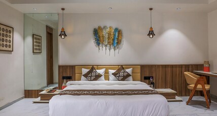 Hotel Aditya Mansingh Inn- Pure Veg Room Type - Junior Suite