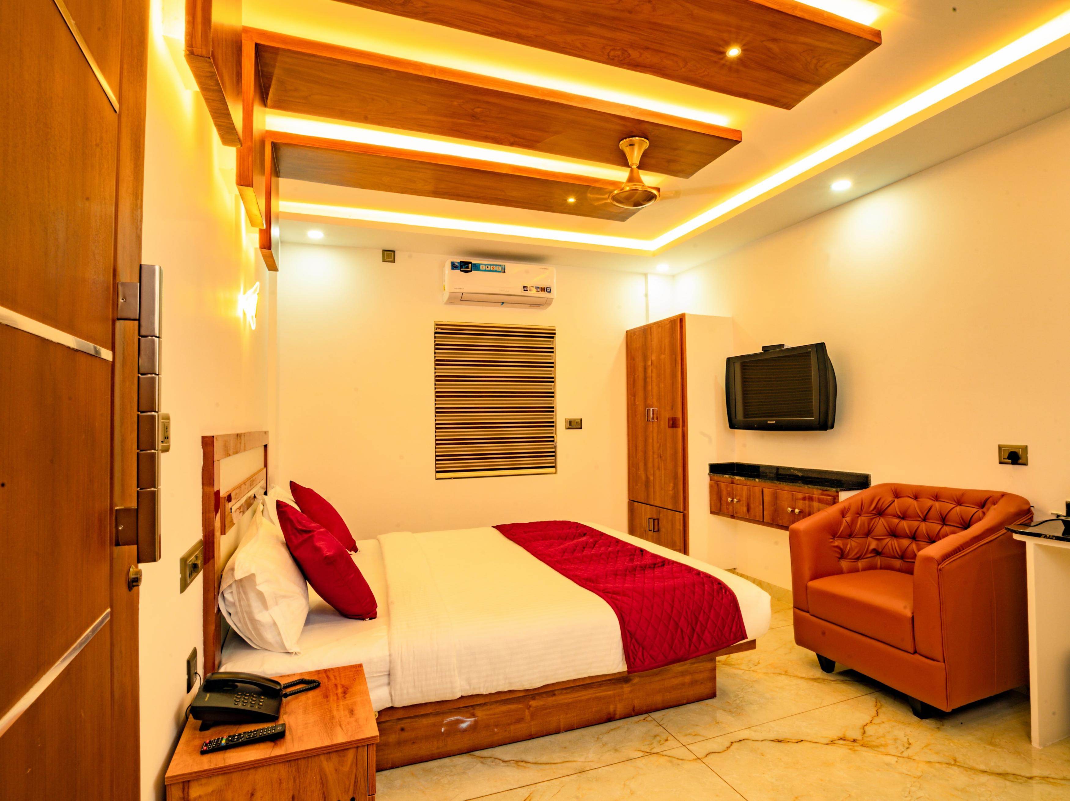 Marina Suites Airport Hotel - Tap to explore photos