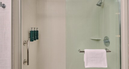 Doubletree by Hilton Buena Park Room Type - 1 KING STUDIO SUITE