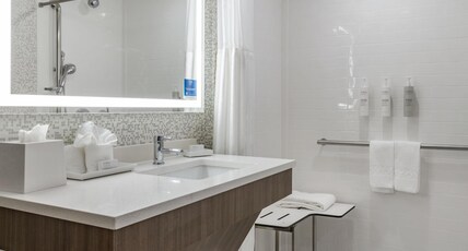 Home2 Suites by Hilton Bangor Room Type - 1KG ACC RI SHOWER SUITE