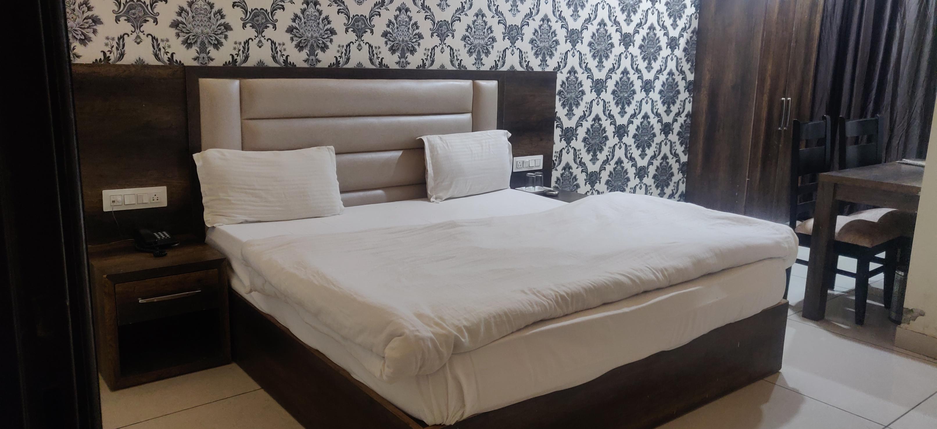 Paramount Hotel - Tap to explore photos