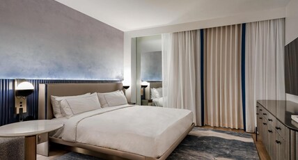 The Morrow Washington DC, Curio Collection by Hilton Room Type - 1 KING ACC W BATHTUB