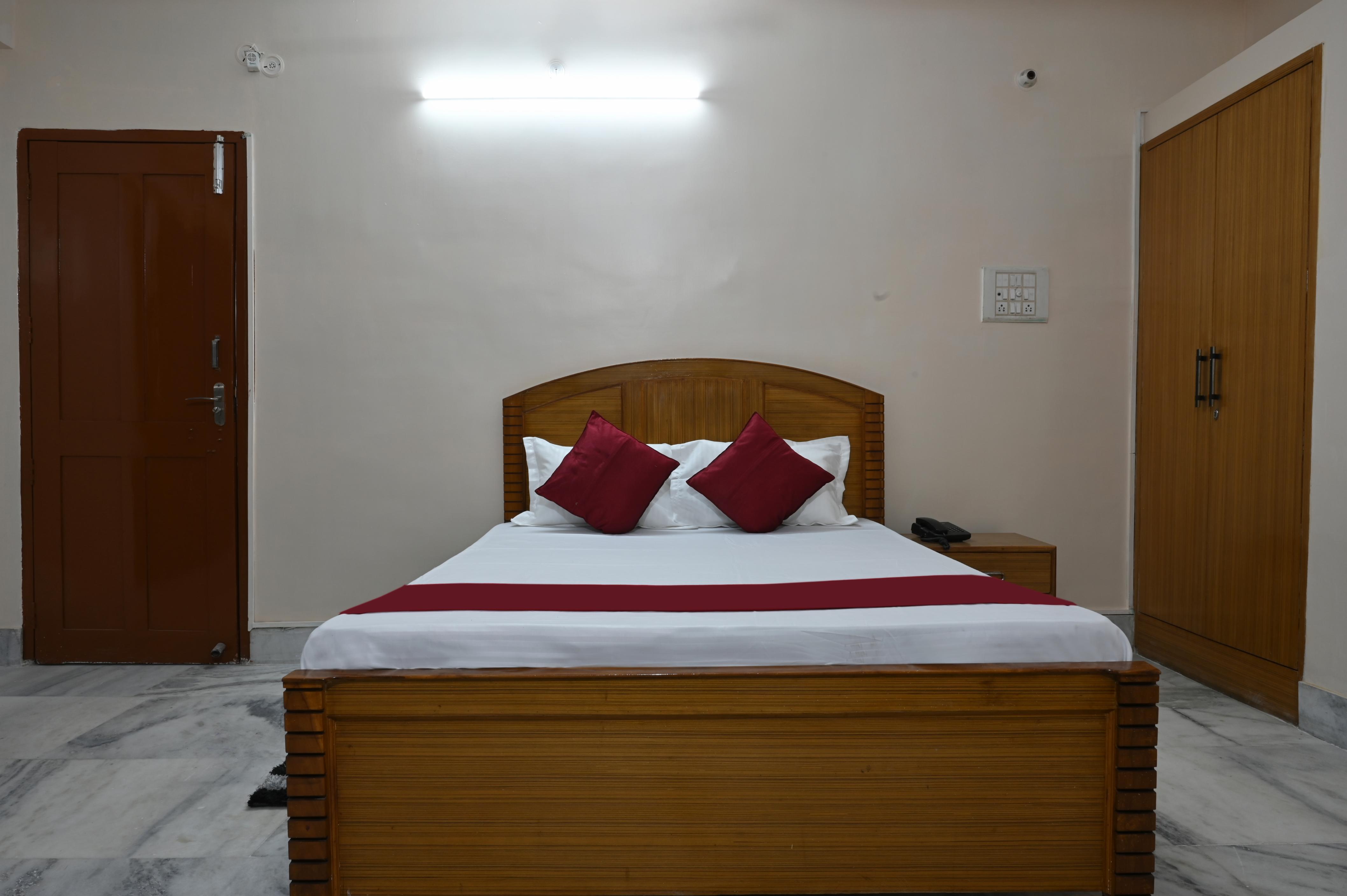 The Clovers Inn Boring Road Room Type - Deluxe Room