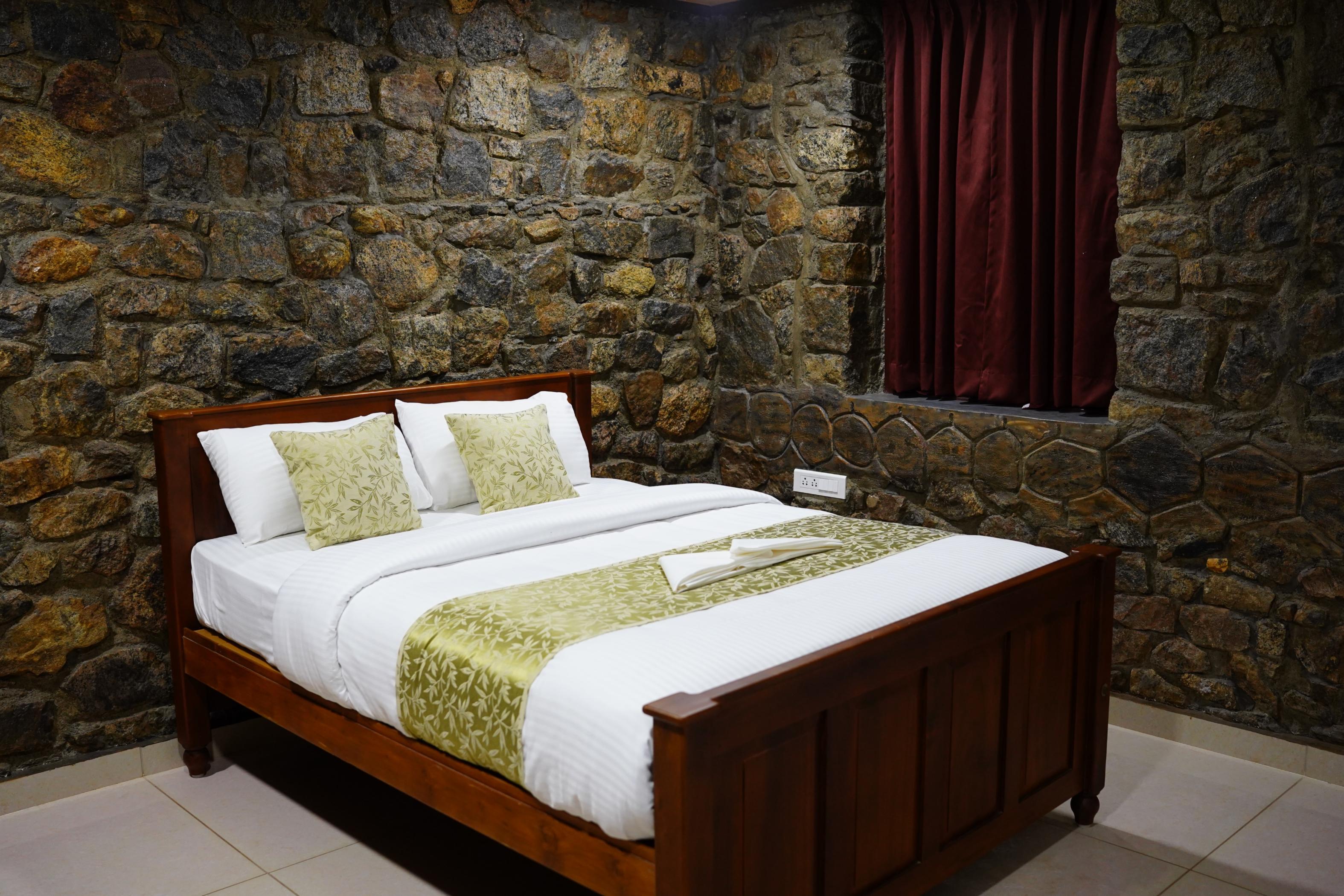 Thottom Munnar Room Type - Deluxe Double Room