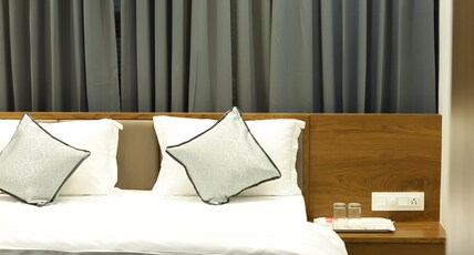 Hotel 4 Seasons Room Type - Deluxe Rooms