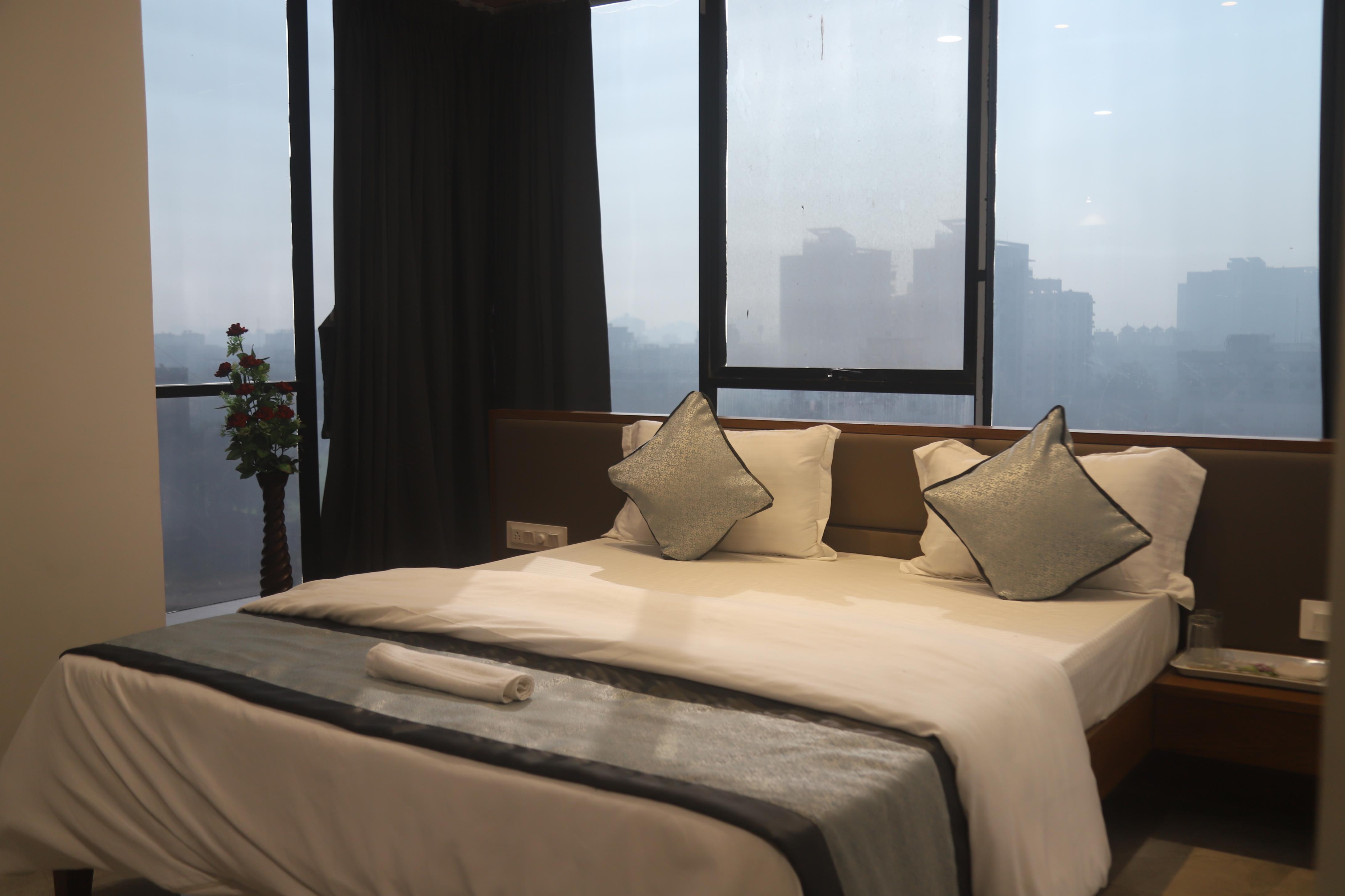 Hotel 4 Seasons Room Type - Super Deluxe Room