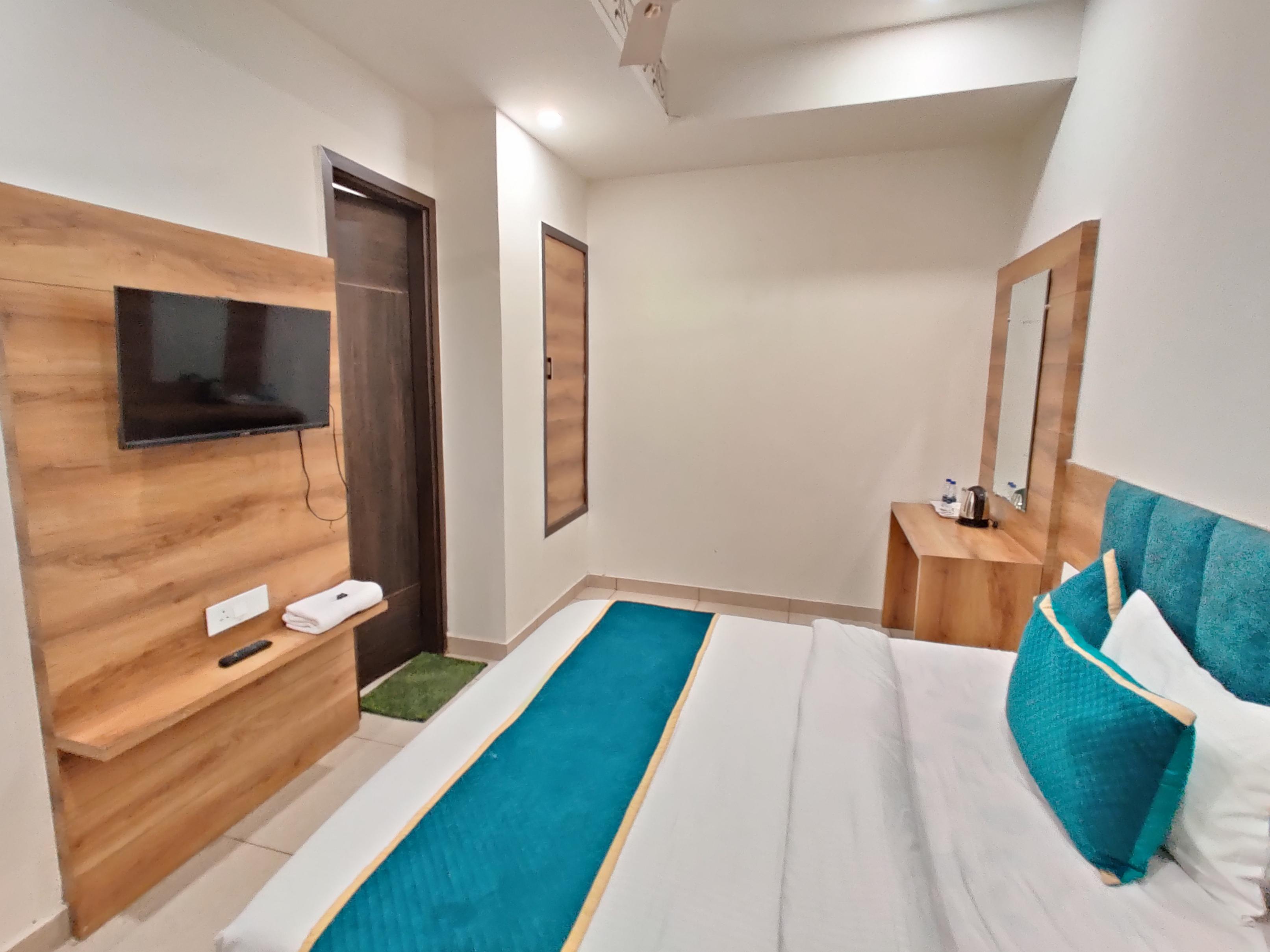 Hotel DS Amritsar - Tap to explore photos