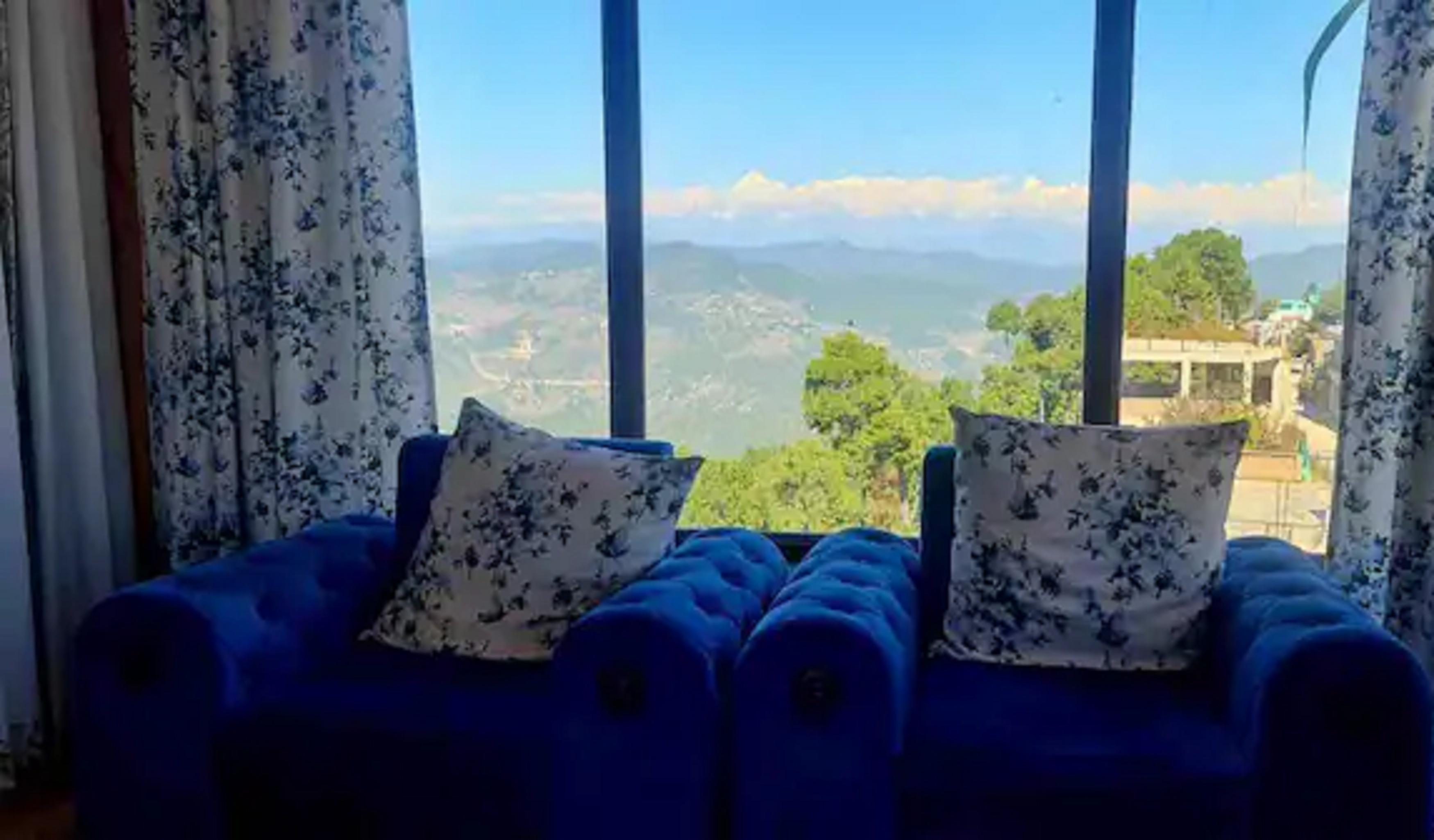 Luxury Glasshouse at Kasar 360, Binsar - Tap to explore photos