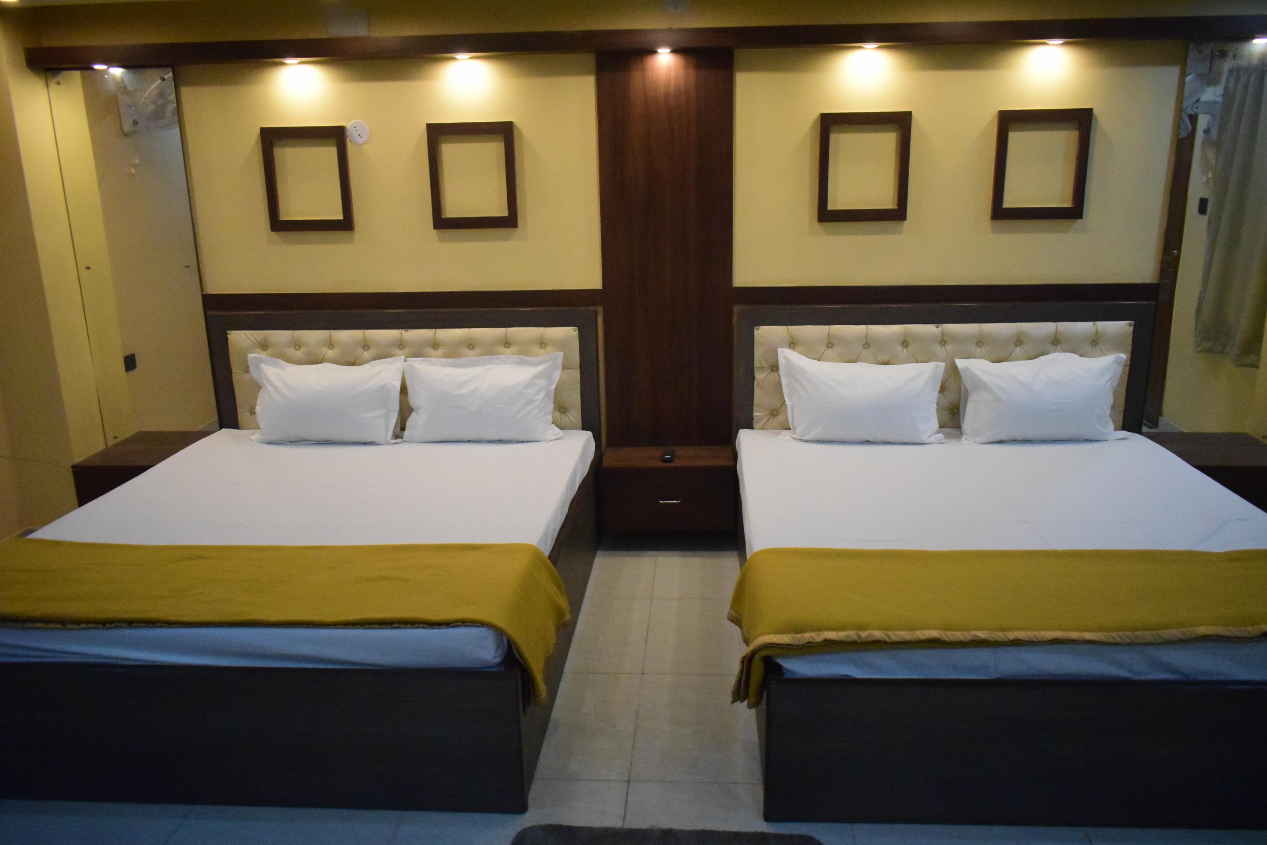 TRIS PLANET Room Type - PREMIUM DELUXE ROOM (AC)-CITY VIEW