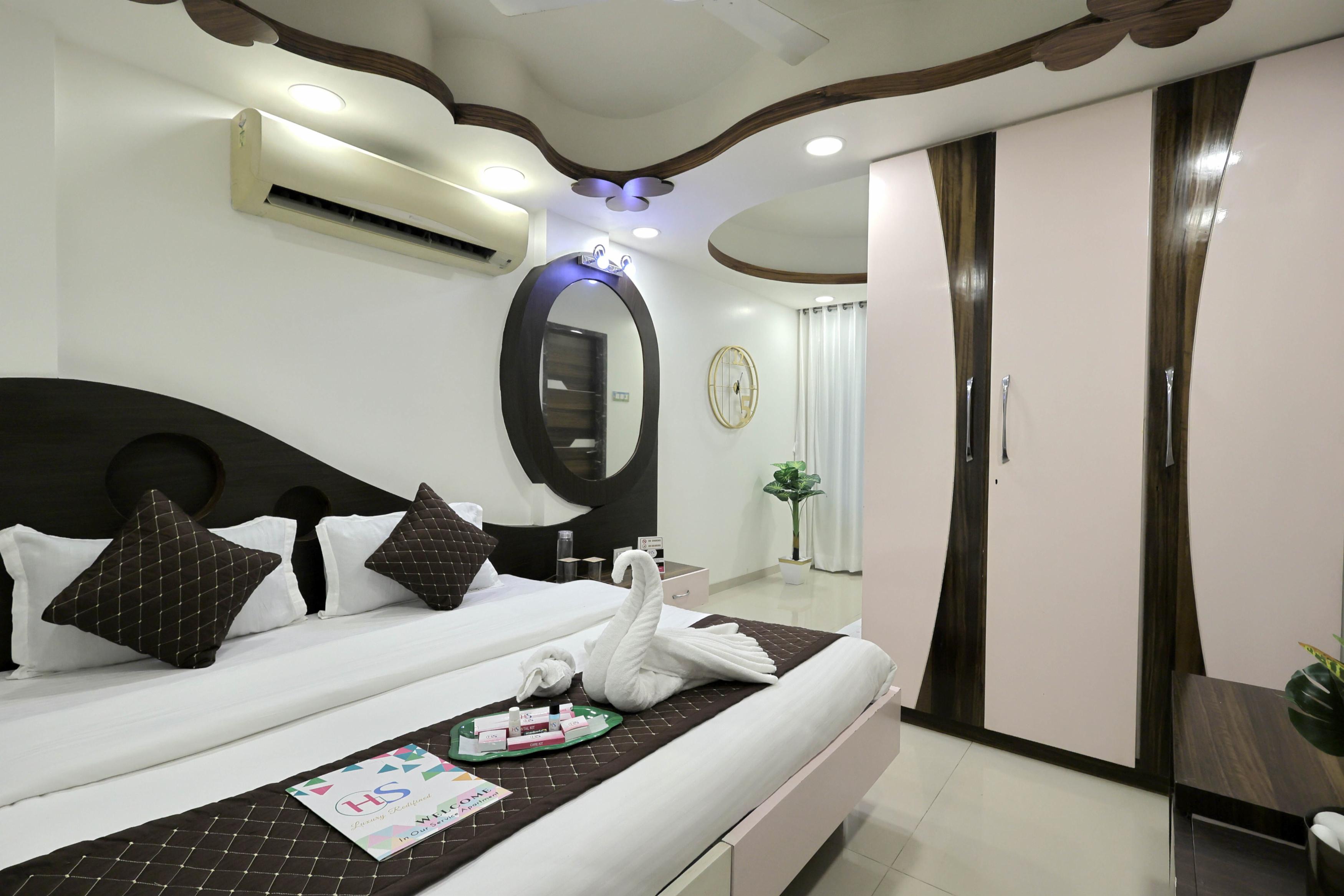 Borivali villa - Gagal Home - Tap to explore photos