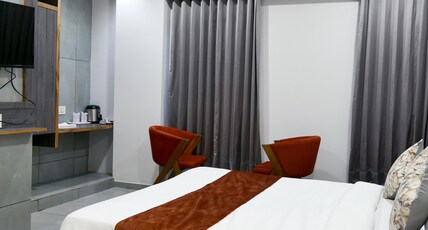 HOTEL SWEETTIME RESTAURANT AND BANQUET Room Type - SUPER DELUXE KING BED ROOM