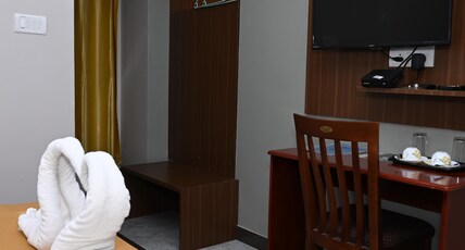 HOTEL COSTA LAND Room Type - 2BL BED AC