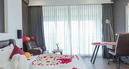 Classic Regency Room Type - Luxury Room with Balcony